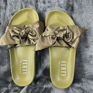 Fenty Beauty Women's Olive Slide Sandals 7.5